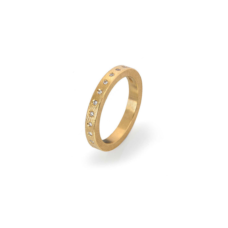 18K Yellow Gold Diamond Band