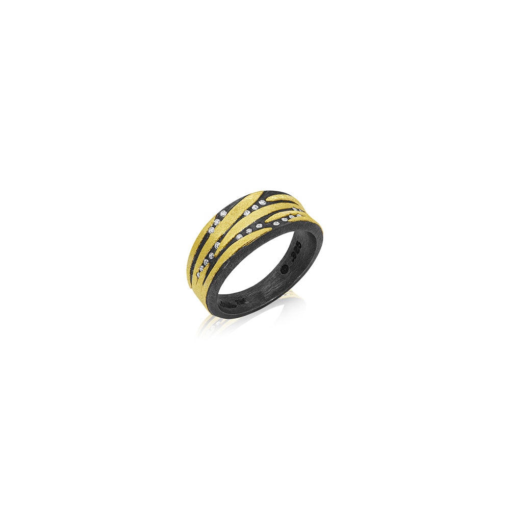 Narrow Stripes Ring in 18K Yellow Gold