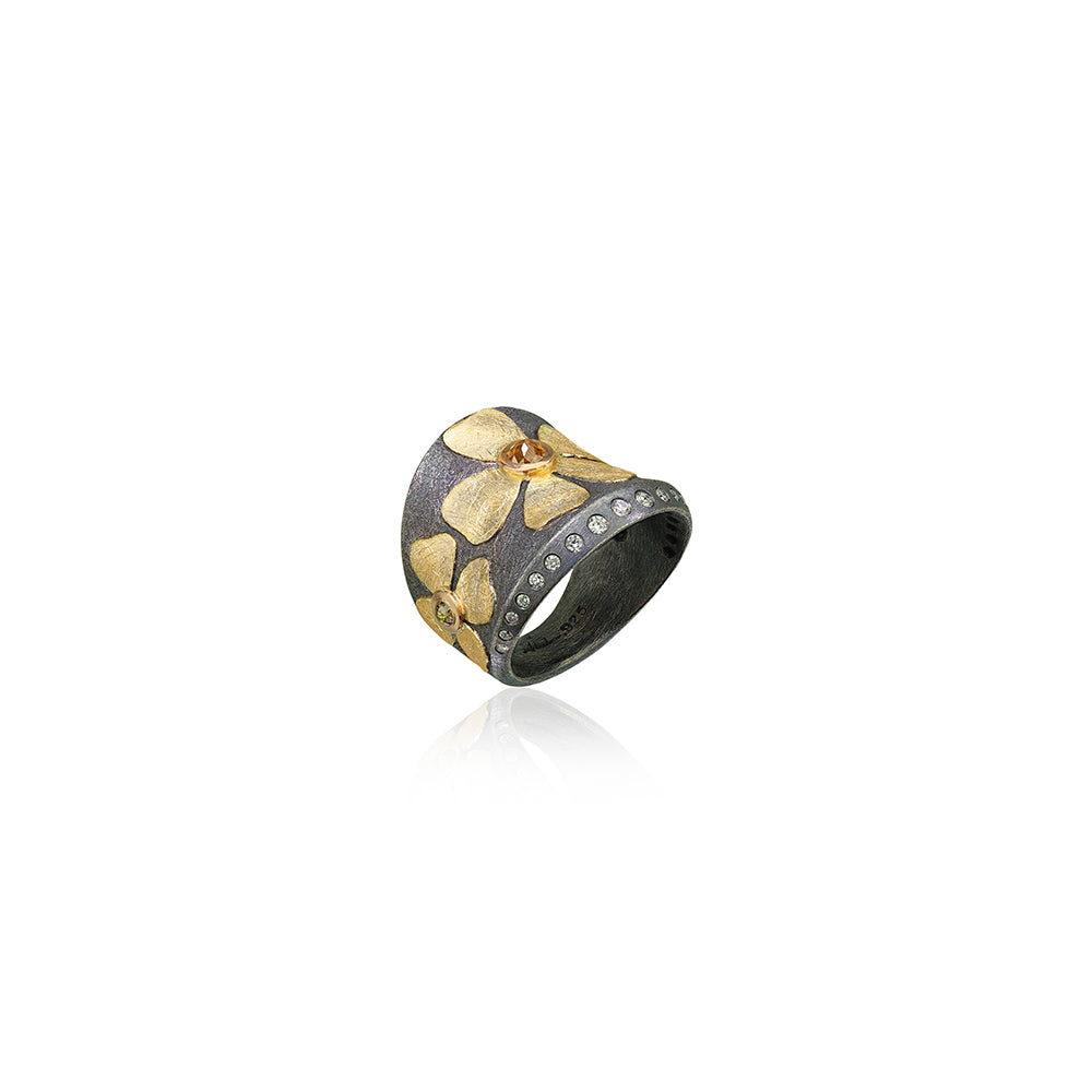 Rose Cut Diamond Flower Ring in 18K