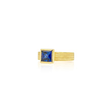 fluted ring with blue sapphire