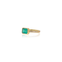 emrald cut emerald stacking ring