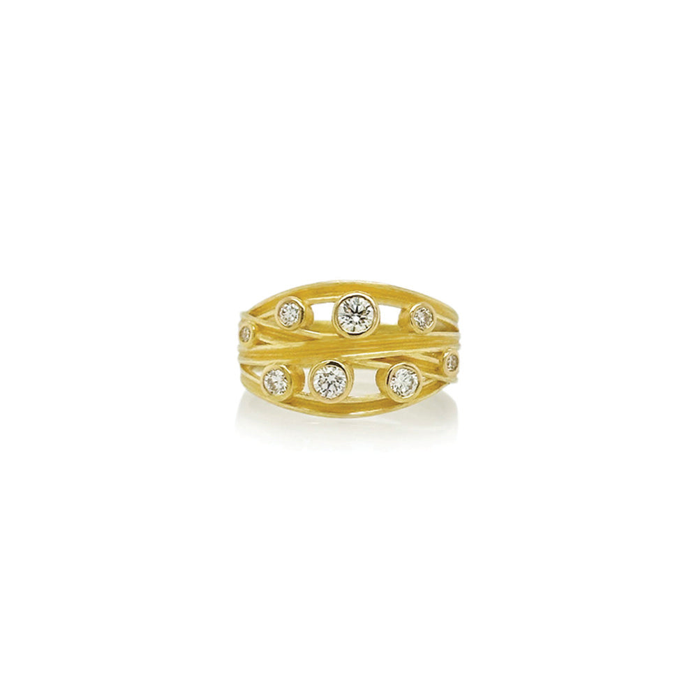 4 ribbon ring with various sized round diamonds
