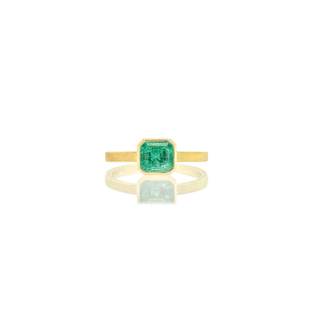 emerald cut emerald ring