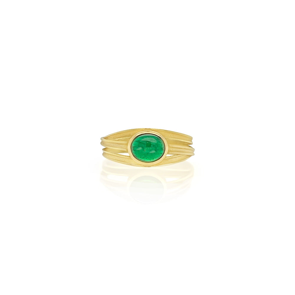 3 Ribbon Ring with Oval Cabochon Emerald