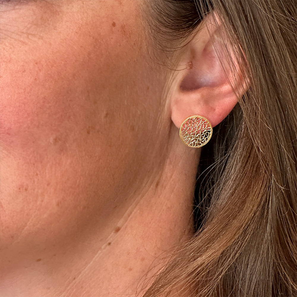 small round disc earrings in 18k yellow gold