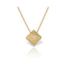 square pendant in 18k yellow and diamond