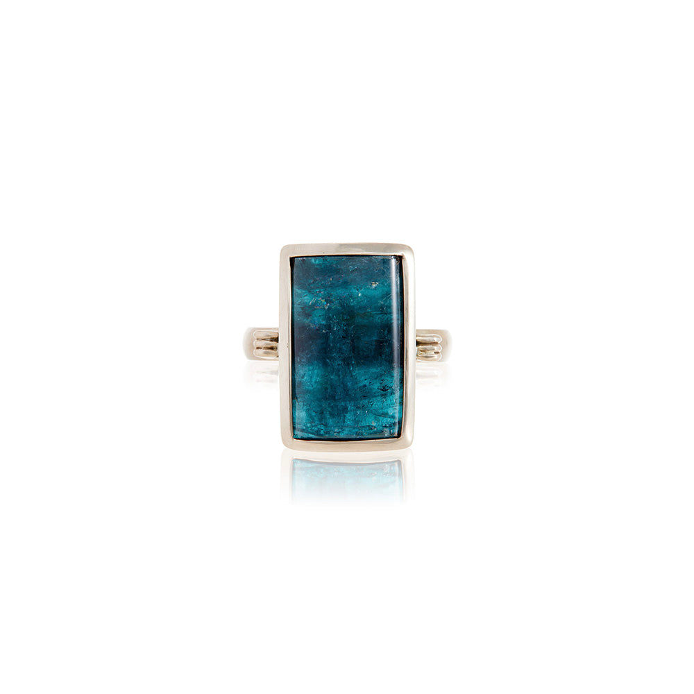apatite ring in warm 18k white gold