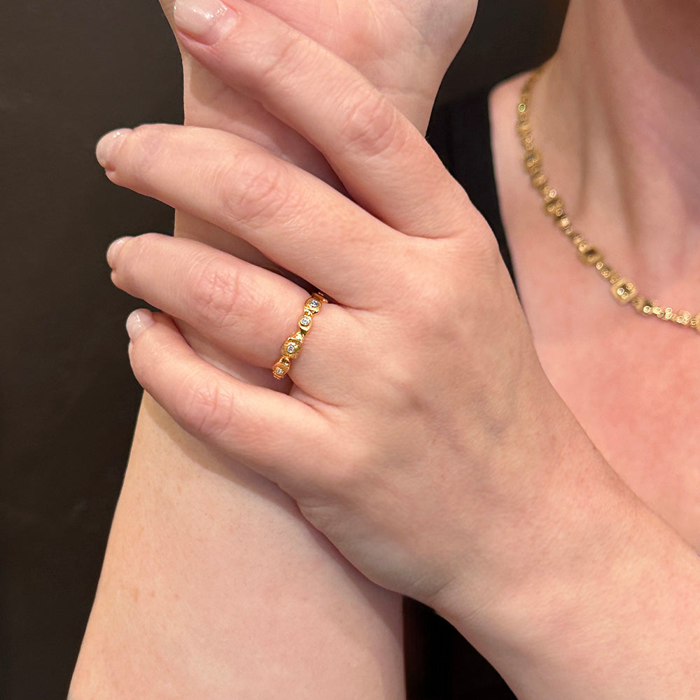 Segment Ring with Diamonds