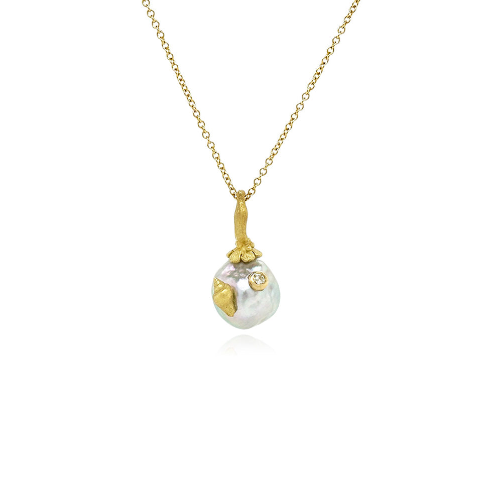 tahitian pearl pendant with shell