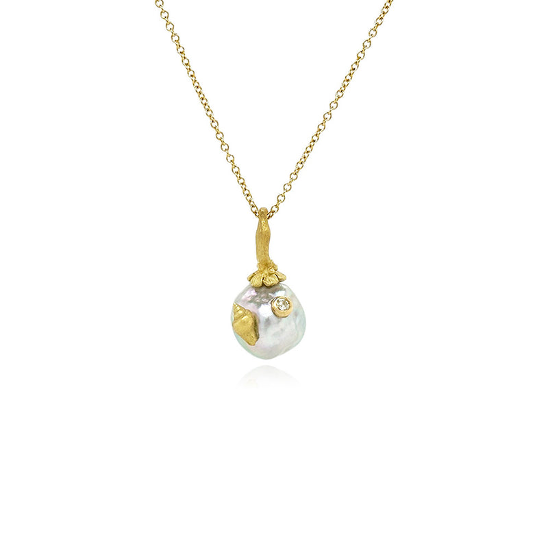 Light Grey Tahitian Pearl Pendant with Shells