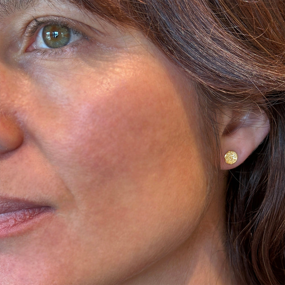tiny stardust stud earrings in 18k