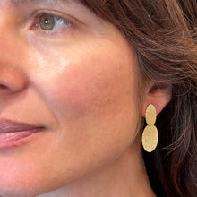 Double oval "stardust" earrings in 18k