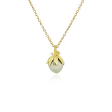 "strawberry" grey Tahitian pearl pendant with snail