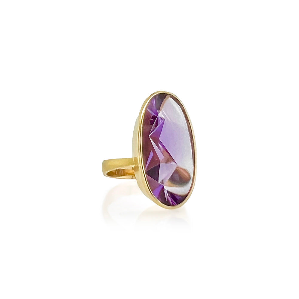 amethyst ring by munsteiners