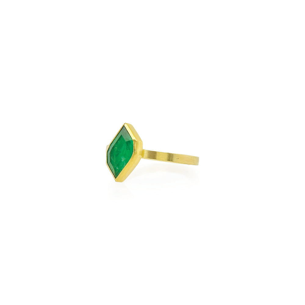 Emerald lef ring
