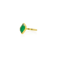 Emerald lef ring