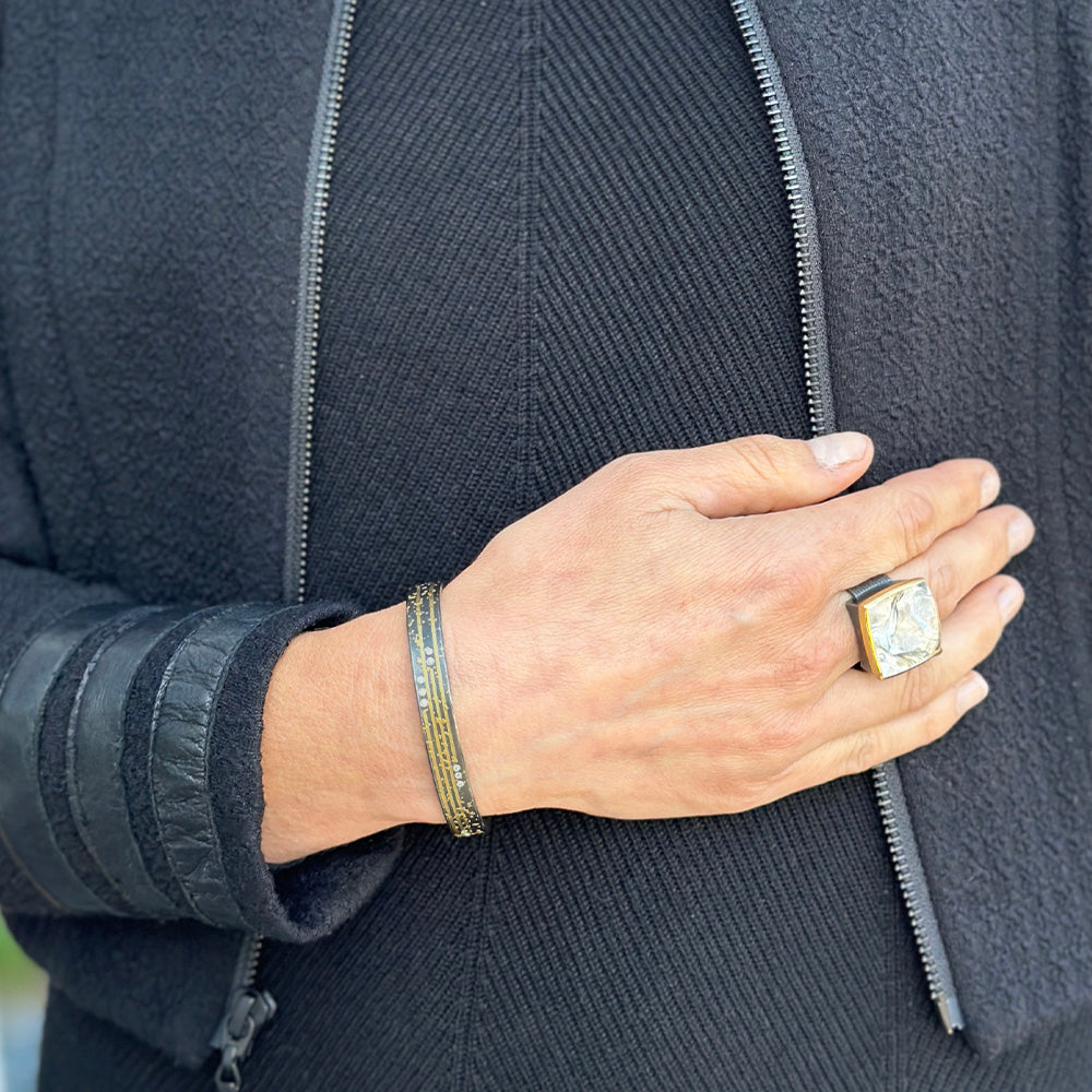 linear cuff with diamonds