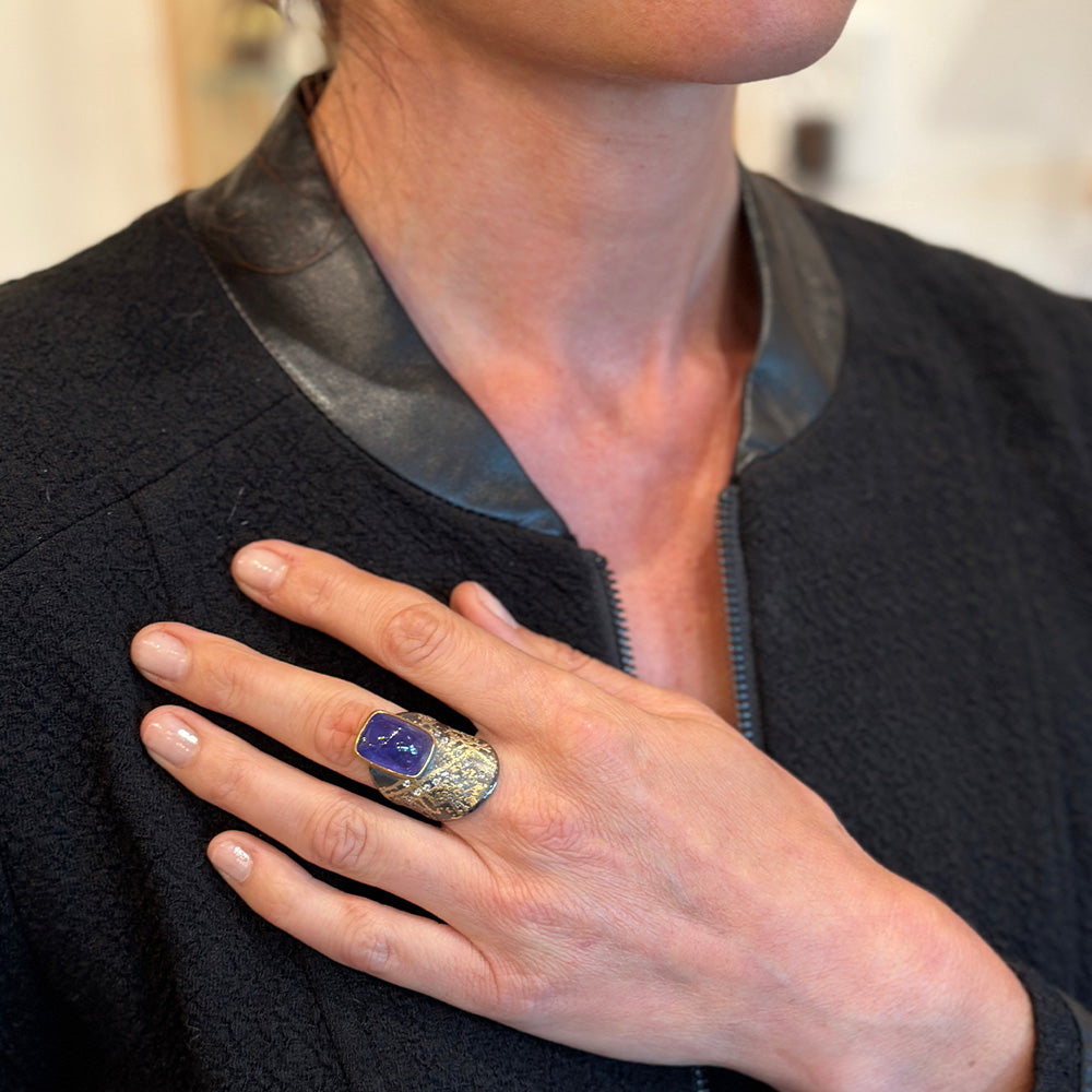 tanzanite cabochon ring