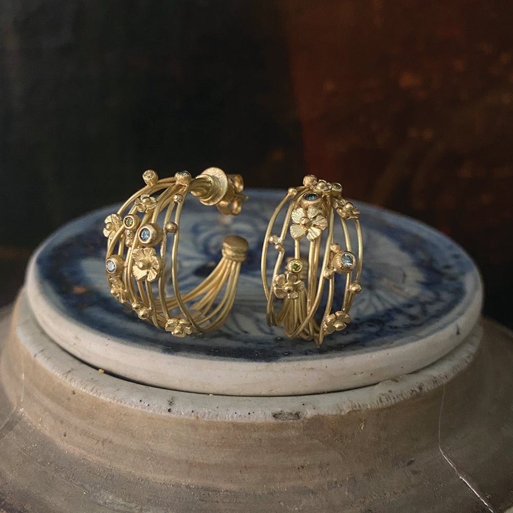 "Basket" Hoop Earrings in 18K Yellow Gold and Colored Diamonds