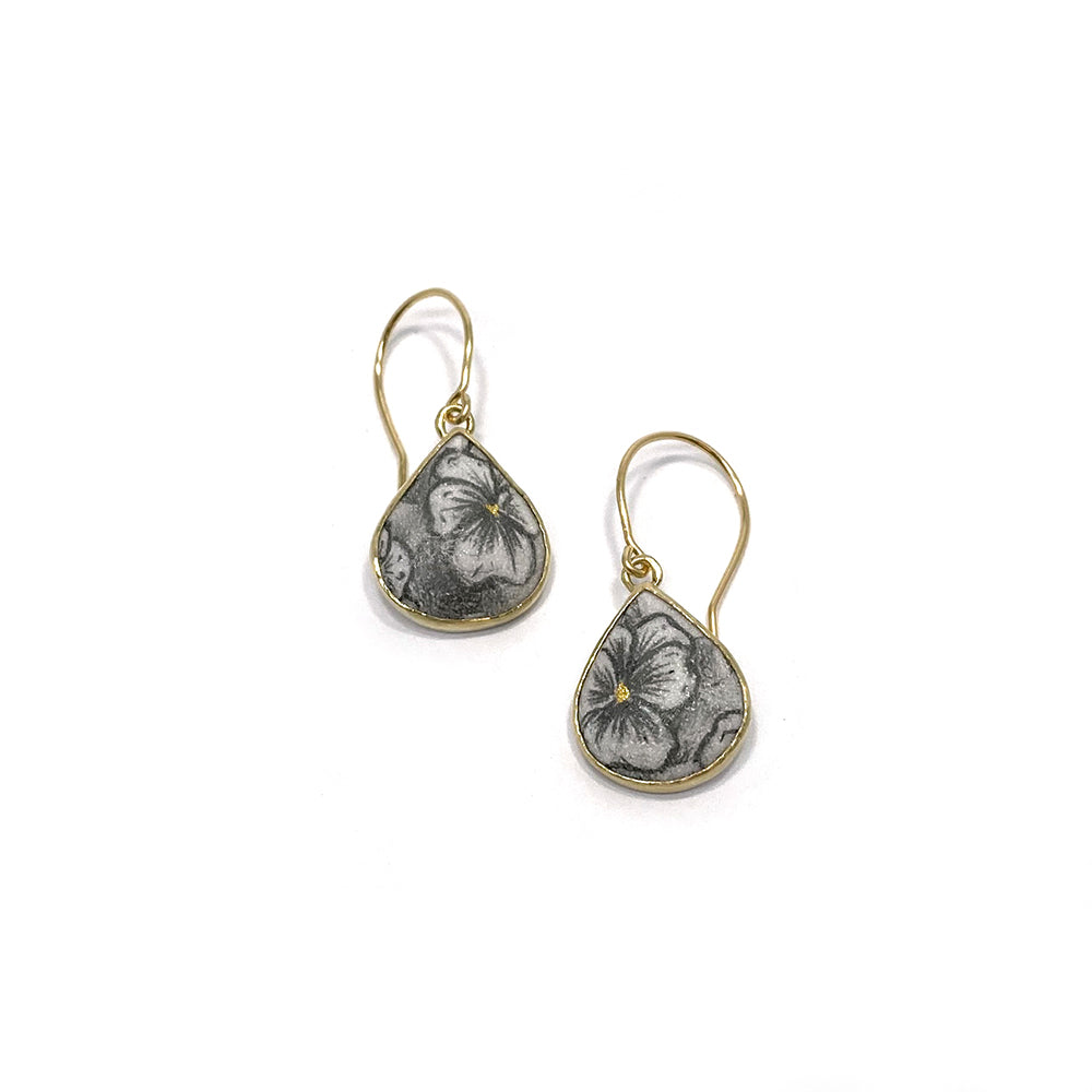 small teardrop viola dangles in 18k yellow gold