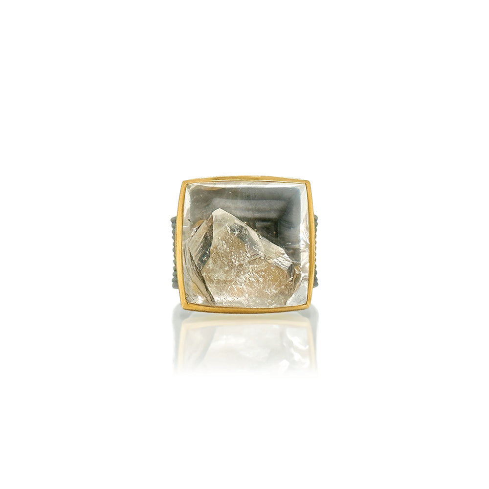 quartz with negative crystal ring