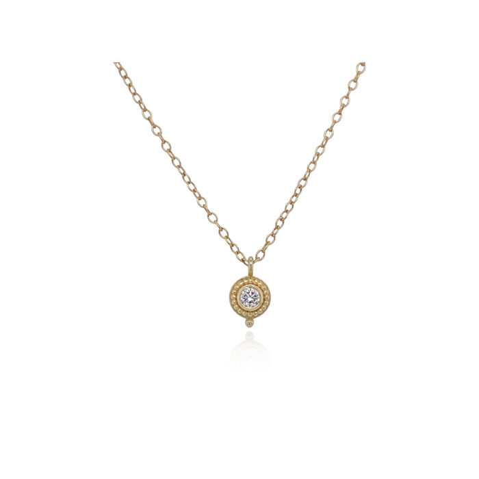 Round Diamond pendant in 18k gold