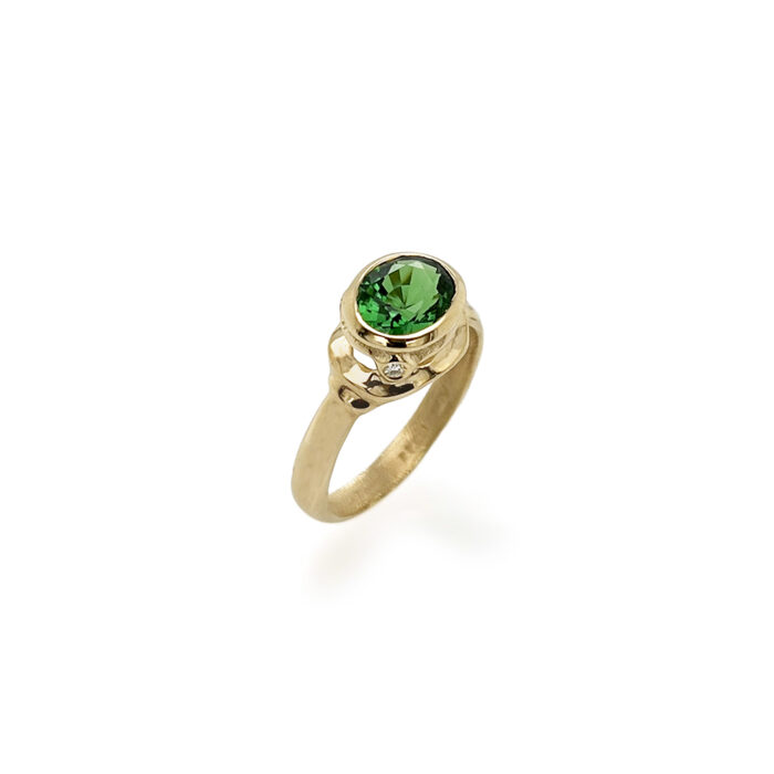 large oval tsavorite garnet ring