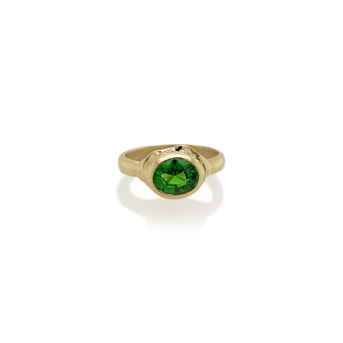 large oval tsavorite garnet ring