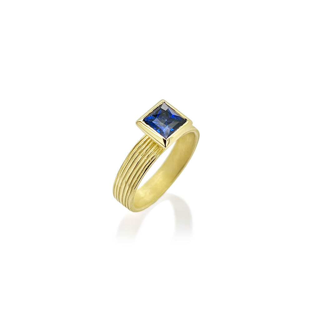 FLUTED BAND AND BEZEL WITH BLUE SAPPHIRE J. McVeigh Jewelry