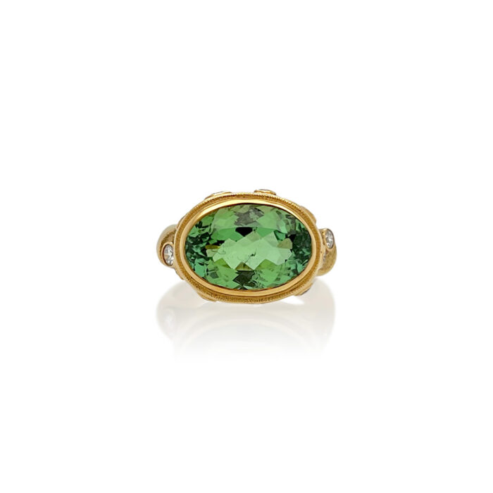 Reef ring with vibrant green tourmaline