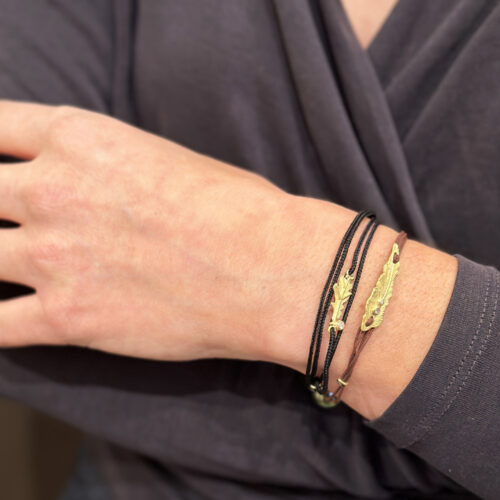 group bracelet with broken leaf and single black Tahitian pearl