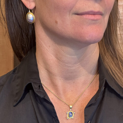 RobGX.2509(ear)_RobGX.2513(pen)