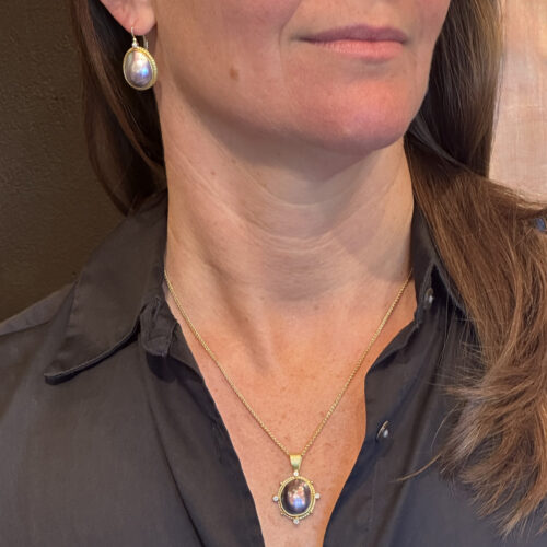 RobGX.2514(pend)_RobGX.2509(ear)