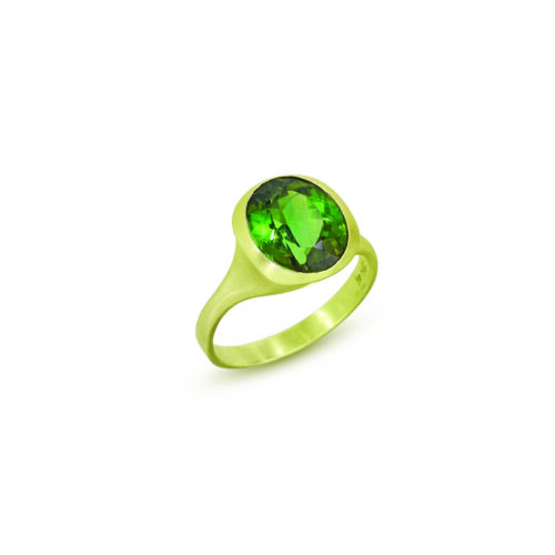 Amphora ring with green tourmaline in 14k green gold