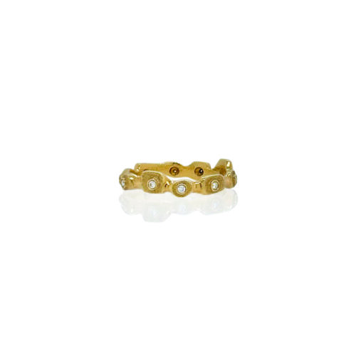 18k yellow gold segment ring with 10 white VS diamonds, 0.10 cttw. Ring is a size 6.25 and ring band is 4mm wide.