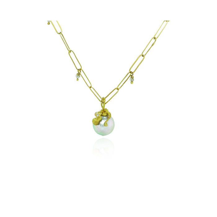 Akoya pearl pendant with 18k yellow gold and white diamond, 0.02 ct. Pendant is 18x10mm including bail. 