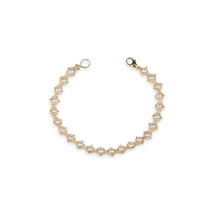 Textile akoya pearl bracelet, approximately 10.5 cttw, chain is 18k yellow gold and is ___" long.
