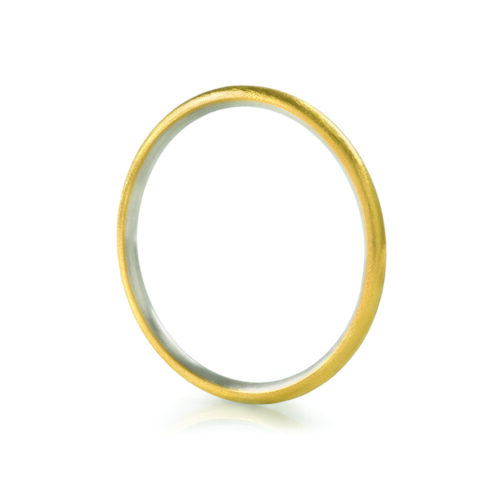 22k yellow gold and sterling silver round bangle bracelet, 4.5mm in diameter with an inside diameter of 65mm.